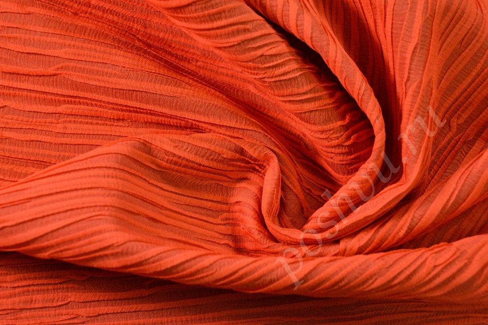 Ткань шелк-плиссе морковного оттенка