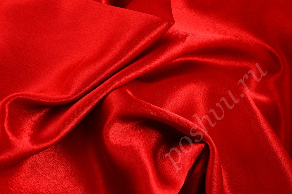 Ярко-красная креп-сатиновая ткань