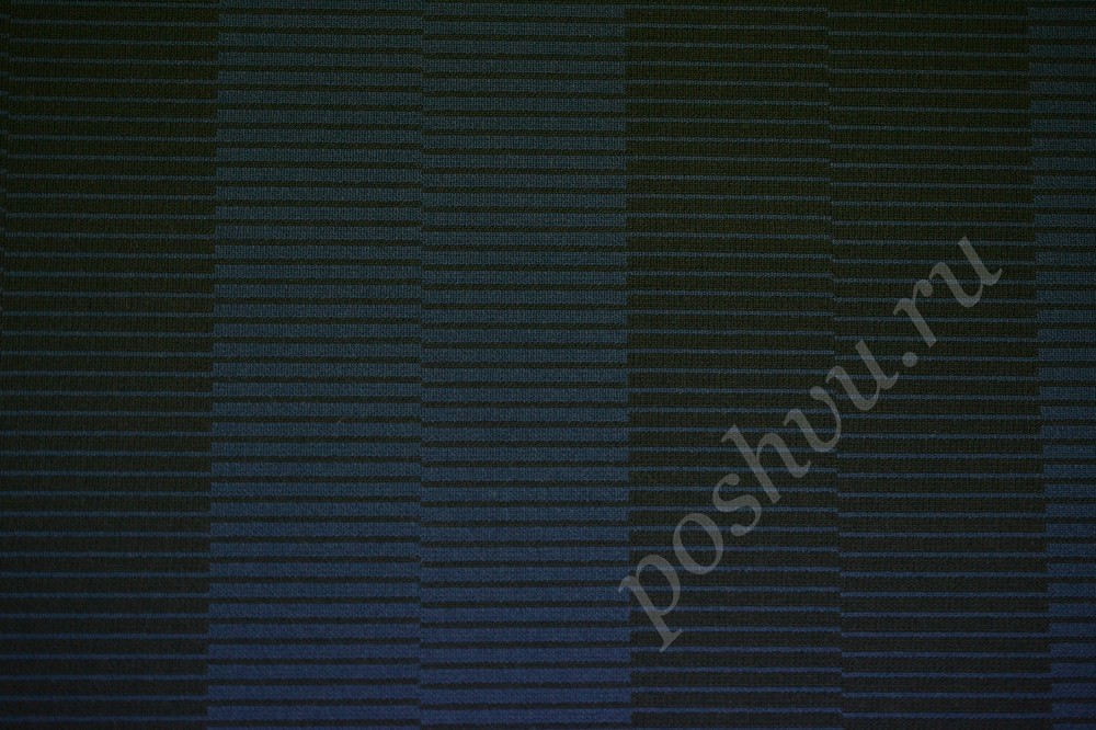 Костюмная ткань насыщенного синего оттенка в горизонтальные полосы