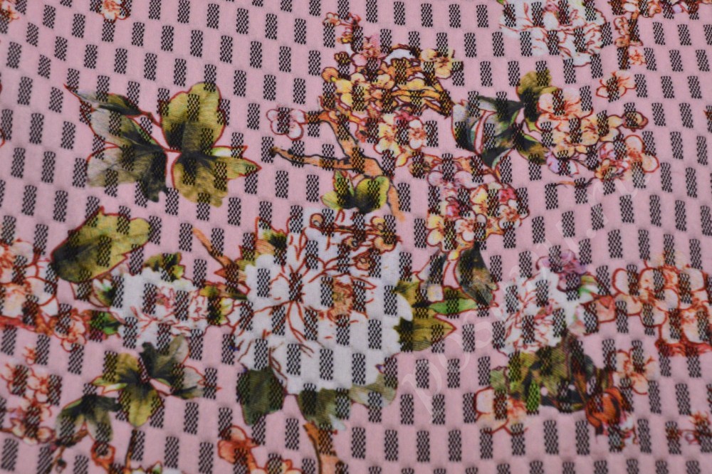 Ткань неопрен розового оттенка с цветочным принтом