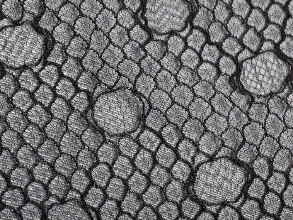 Ткань Кружево черного оттенка в крупный горох