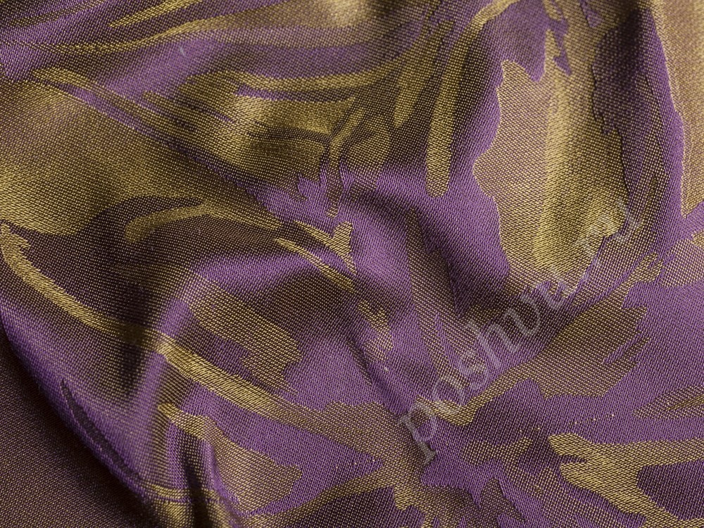 Ткань Матлассе горчичного оттенка с цветочным принтом