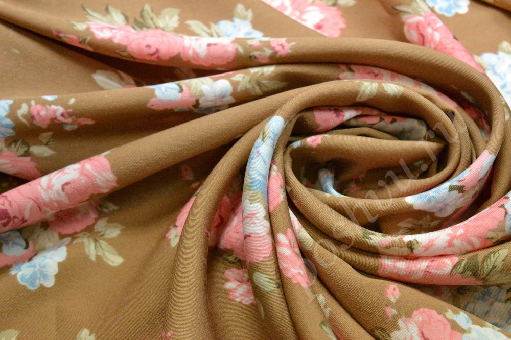 Ткань набивной шифон коричневого оттенка с цветочным рисунком