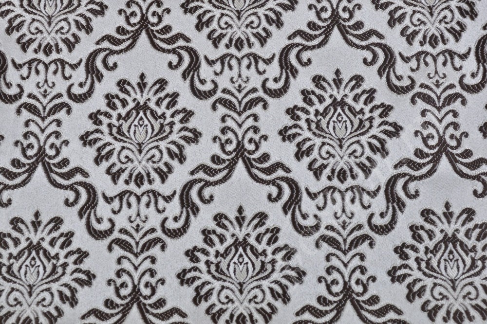 Ткань для мебели жаккард белого оттенка с черно-серым орнаментом