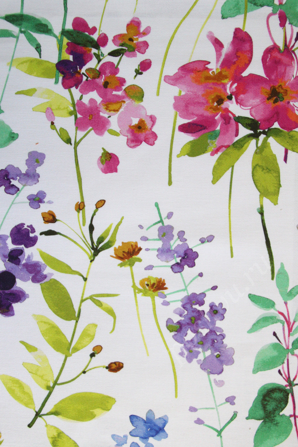 Портьерная ткань рогожка DIVINE мелкие бордово-фиолетовые цветы на белом фоне