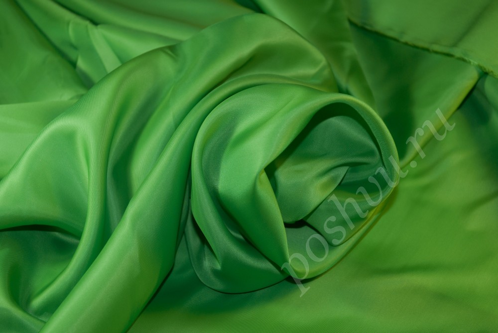 Ткань подкладочная зеленого оттенка с блеском