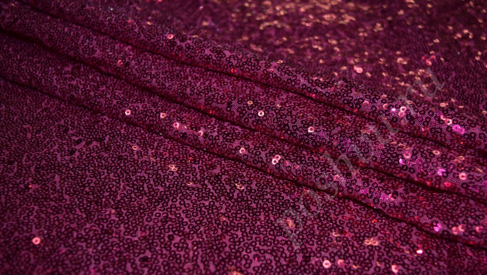 Сетка усыпанная пайетками розового цвета