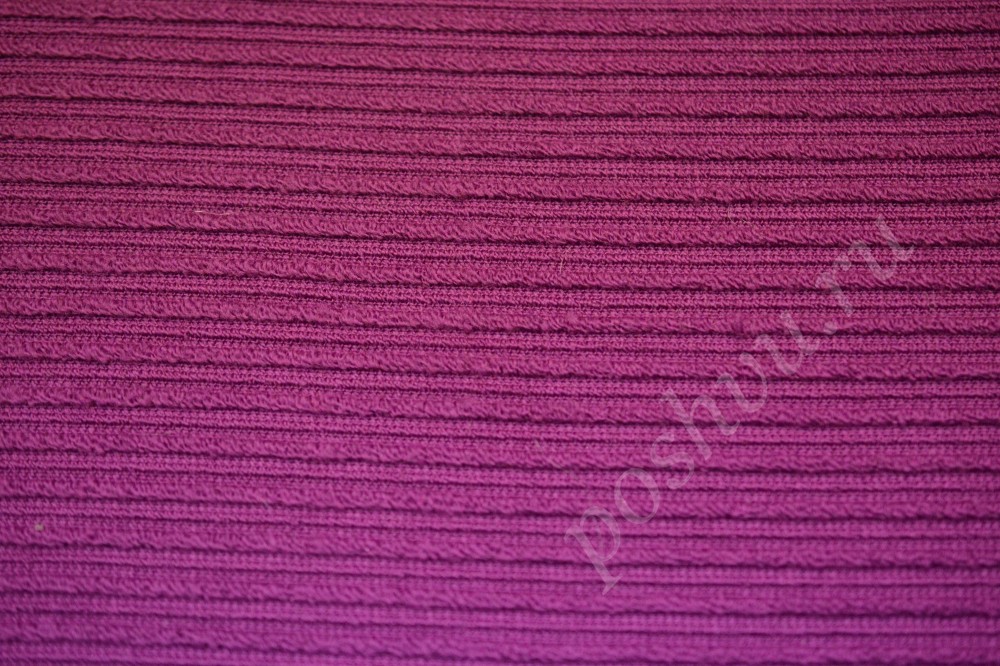 Костюмная ткань пурпурного оттенка в рельефную полоску
