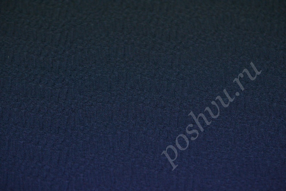 Костюмная ткань темно-синего цвета в рельефный узор