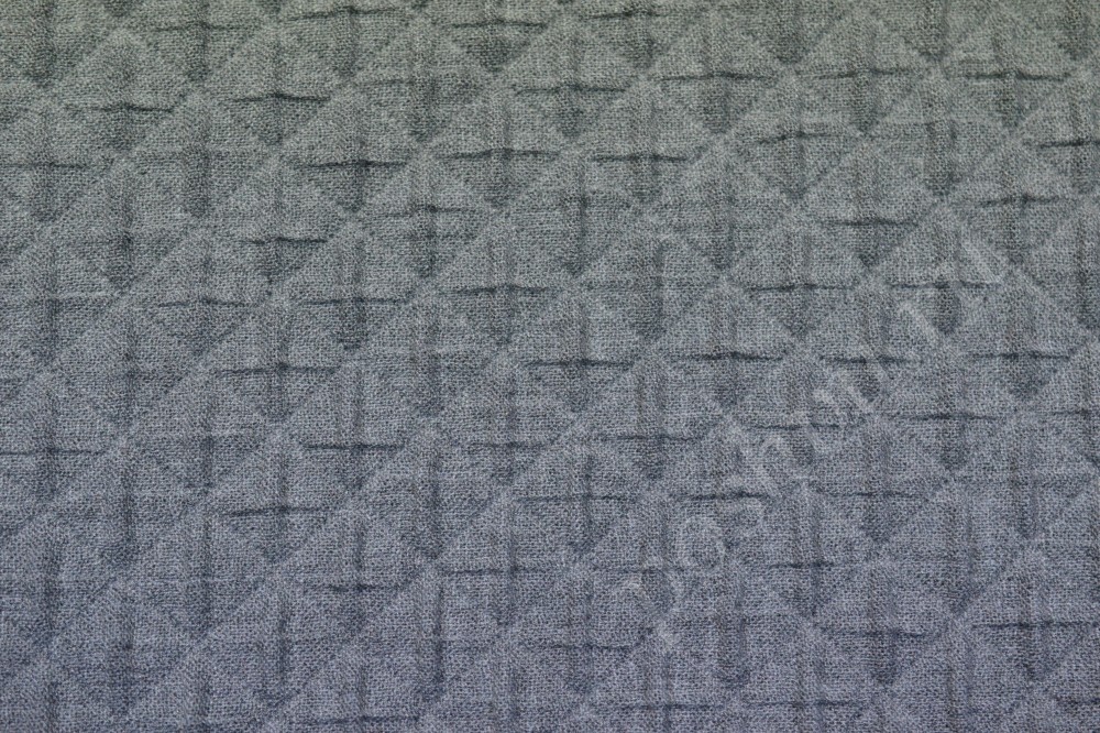 Костюмная ткань серого цвета в рельефный геометрический узор
