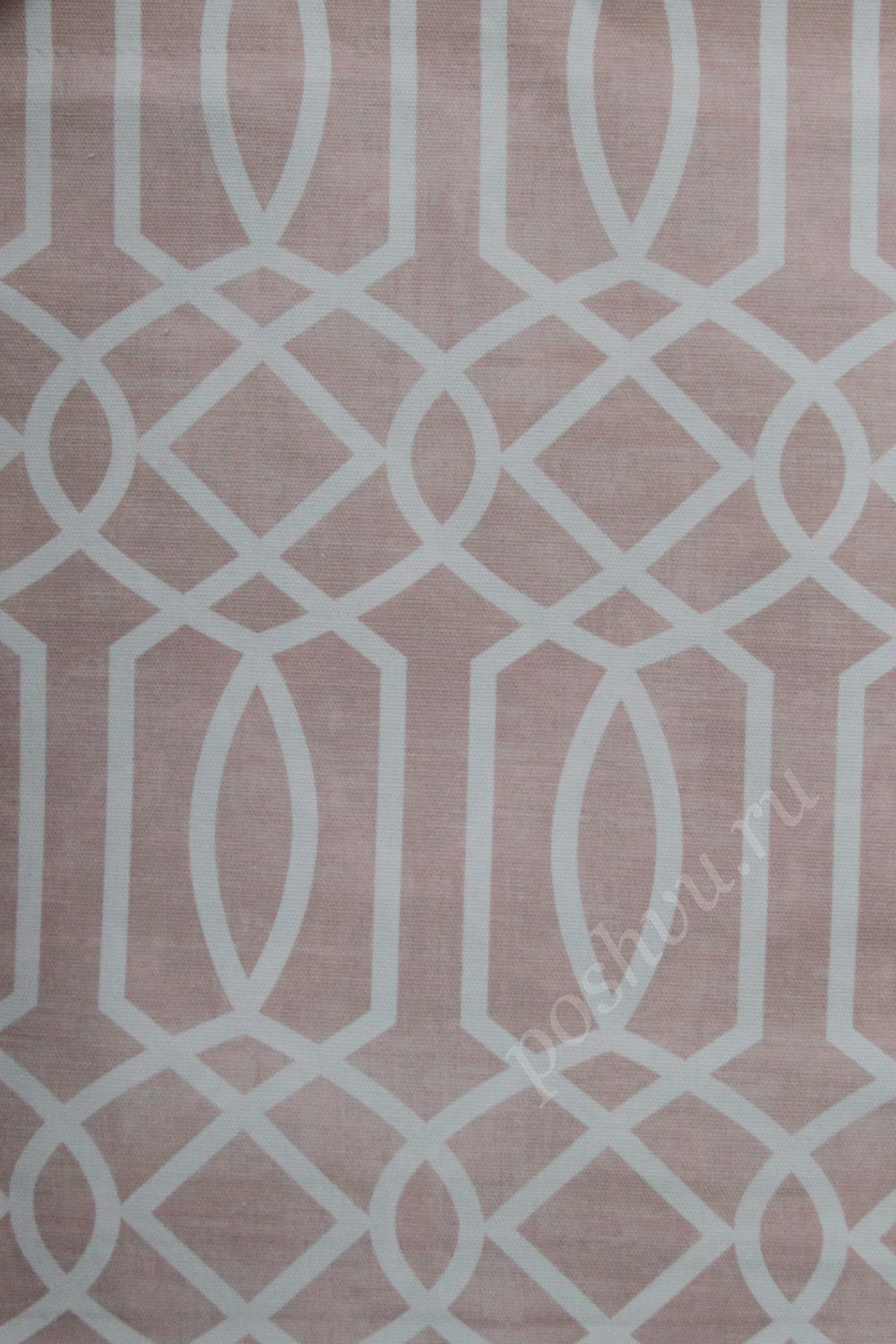 Портьерная ткань рогожка ALSTON серый геометрический узор на темно-розовом фоне
