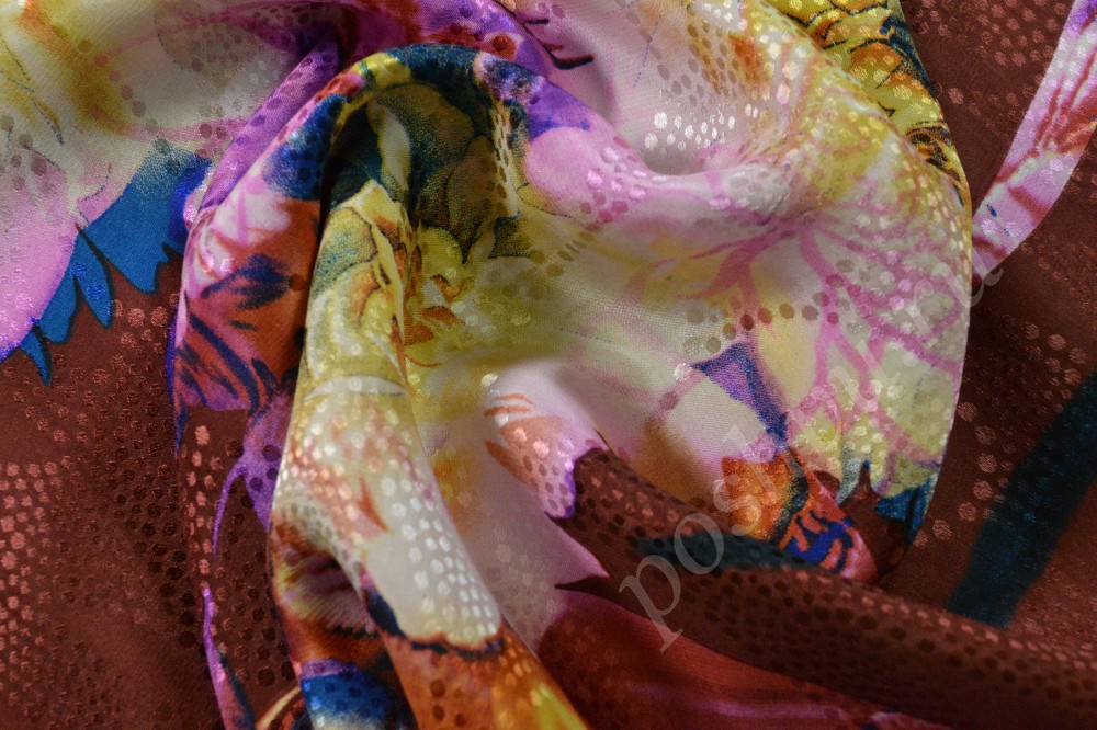 Ткань шелк винного оттенка в крупные цветы