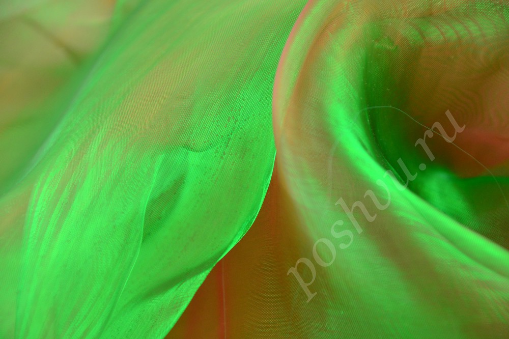 Ткань соблазнительная органза зелёного цвета с золотистым отливом