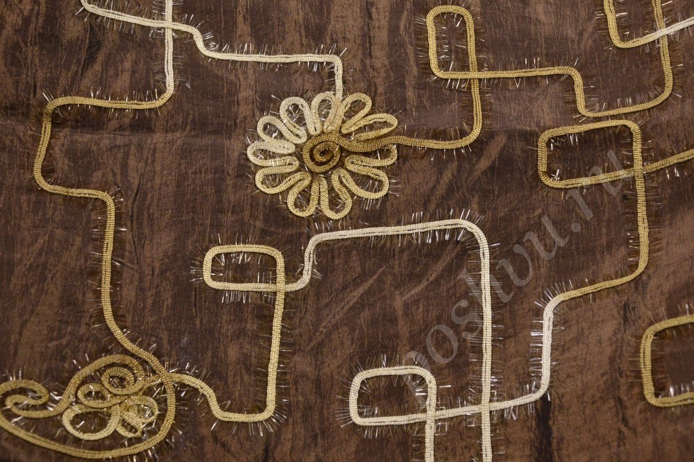 Ткань тафта коричневого оттенка вышитая золотыми цветами