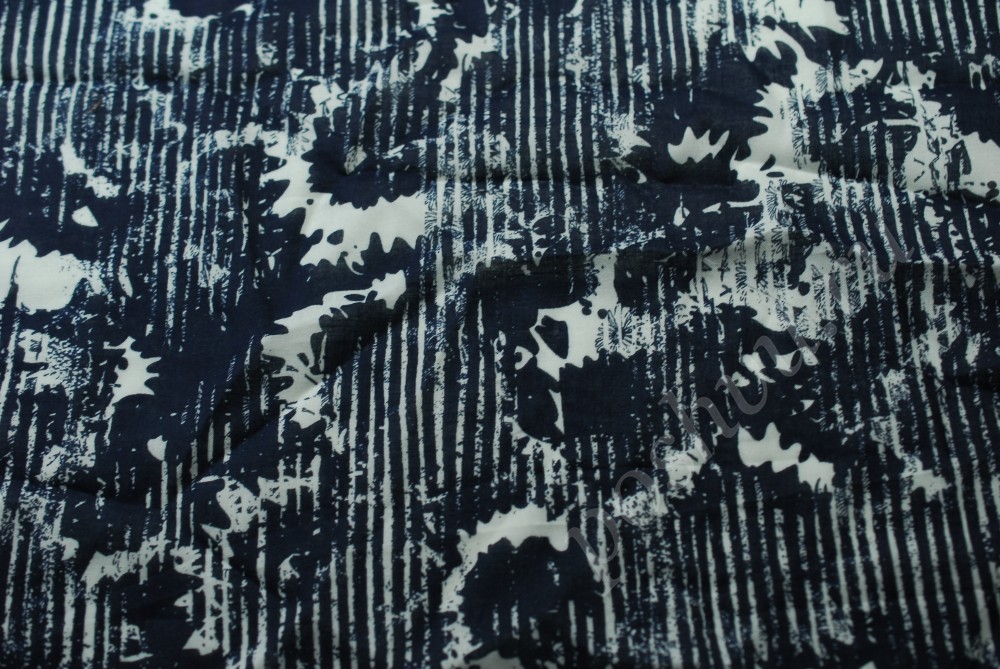 Ткань батист в флористический узор черно-белого цвета