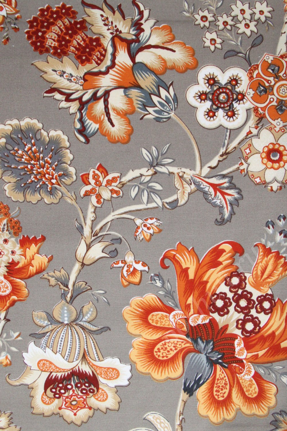 Портьерная ткань рогожка CAMBERLEY сказочные оранжевые цветы на светло-сером фоне