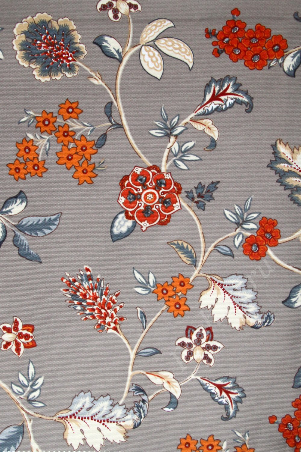 Портьерная ткань рогожка CAMBERLEY сказочные оранжевые мелкие цветы на светло-сером фоне