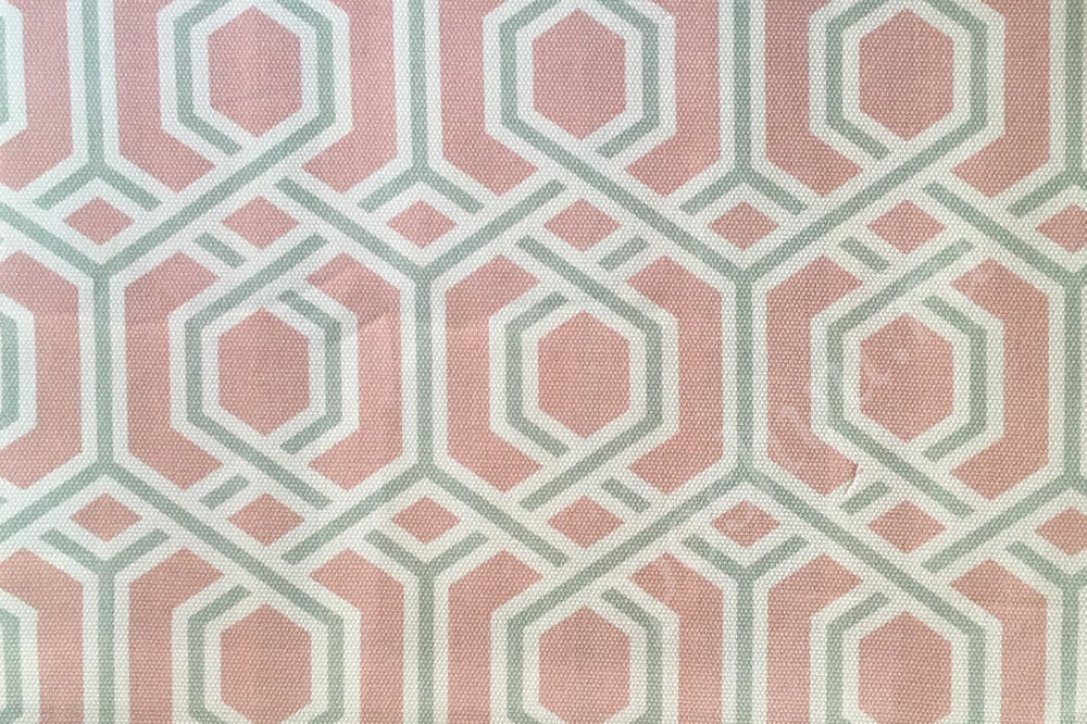 Портьерная ткань рогожка CINNIA геометрический узор в розово-салатовом цвете