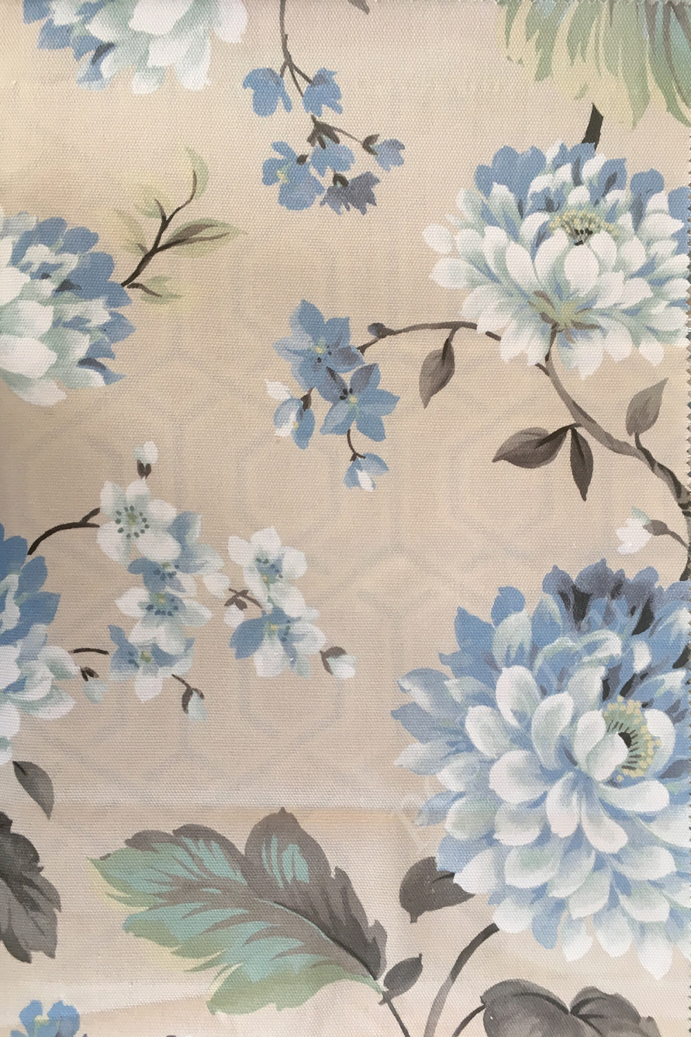 Портьерная ткань рогожка CINNIA серо-голубые цветы с веточками
