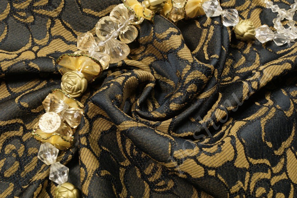 Шикарная жаккардовая ткань с черно-золотистым цветочным принтом