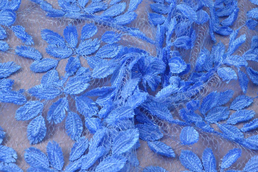 Роскошная гипюровая ткань синего цвета