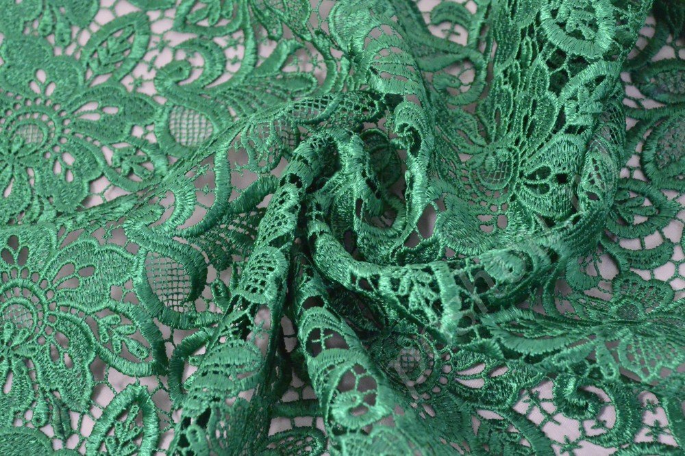 Роскошная гипюровая ткань тёмно-зелёного цвета