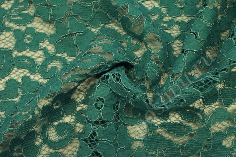 Гипюровая ткань бирюзового цвета с цветочным узором