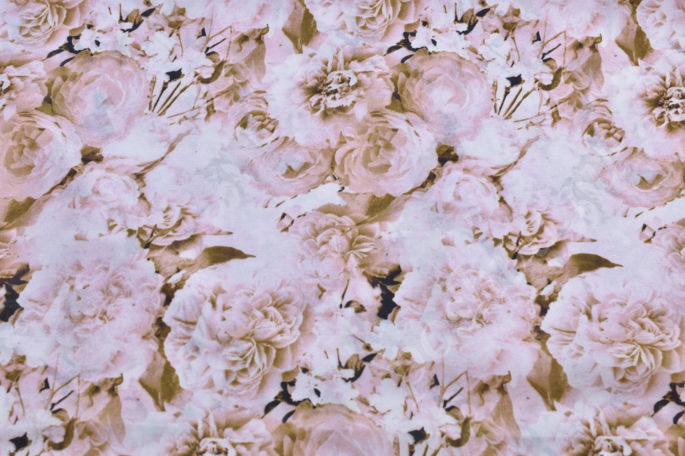 Шёлковая ткань с цветочным принтом в нежно-розовых тонах