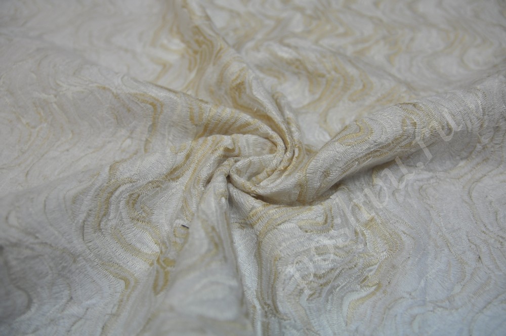 Дикий шелк Armani с вышивкой бело-бежевого цвета