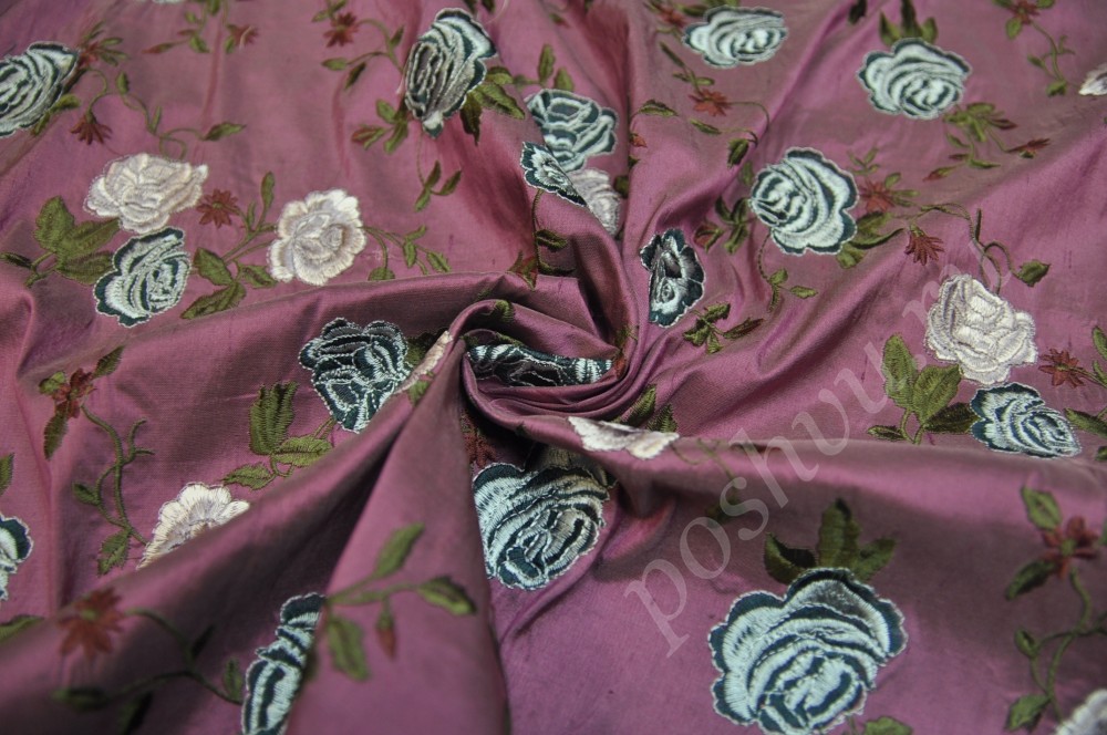 Дикий шелк Armani с вышивкой винного цвета