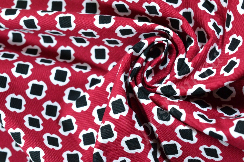 Хлопковая ткань бордового цвета с черно-белым узором
