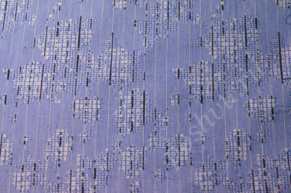 Жаккардовая ткань синего цвета с абстрактными пятнами