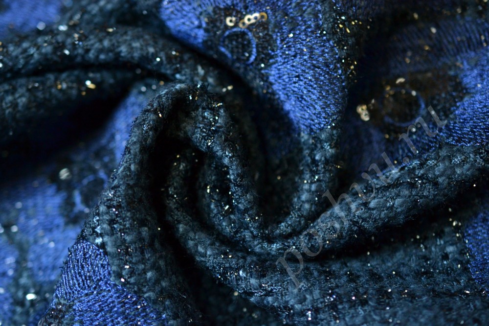 Костюмная ткань темно-синего цвета с синими цветами