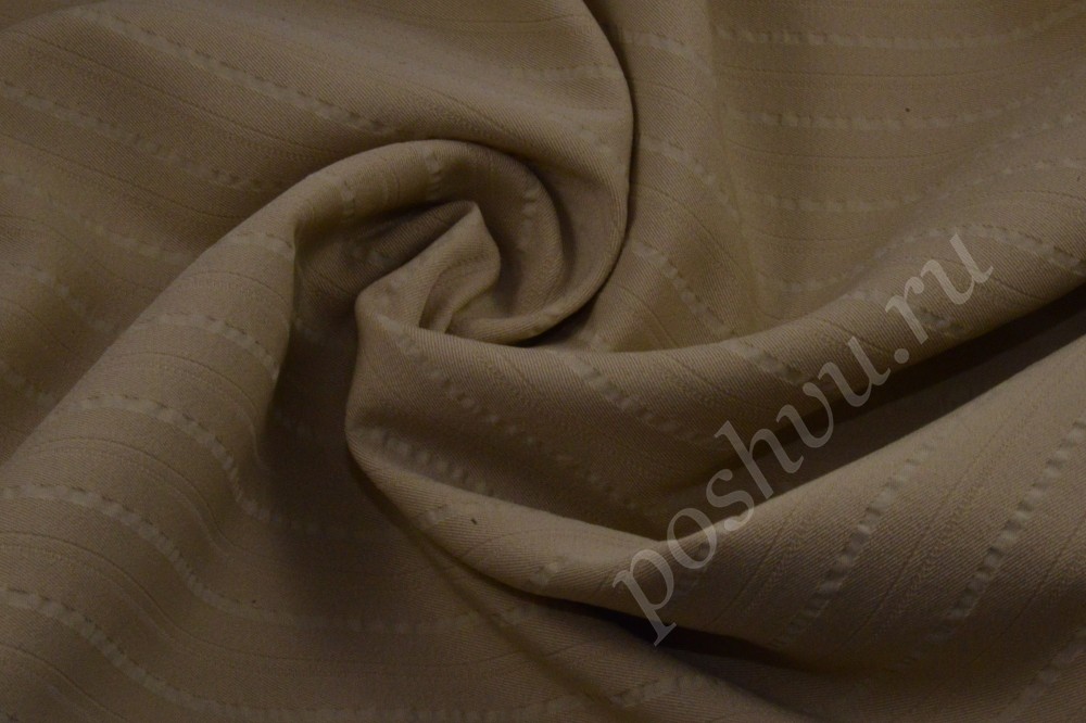 Ткань костюмная песочного оттенка в рельефную полоску