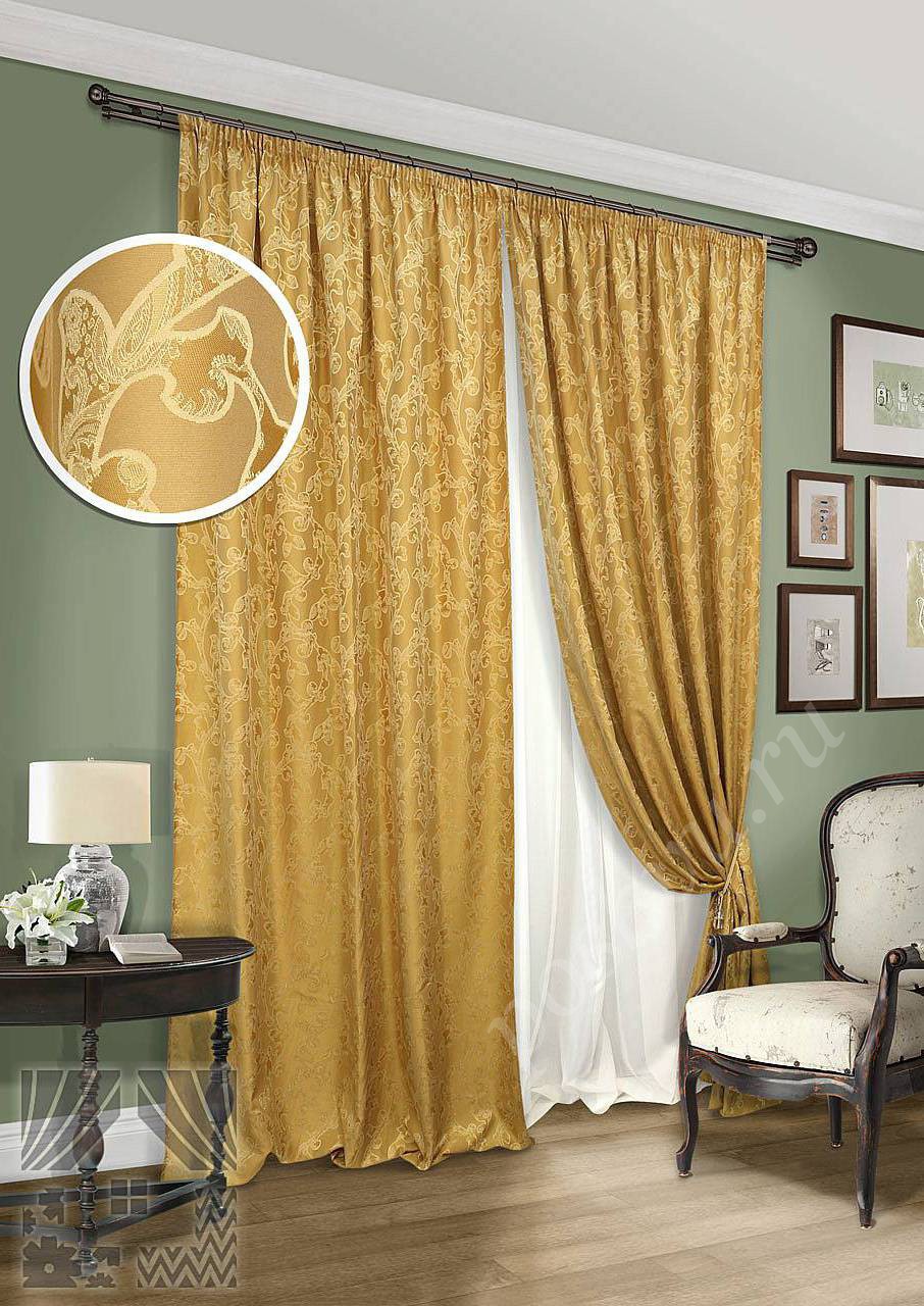 Классический комплект готовых штор золотого цвета с флористическим узором для гостиной