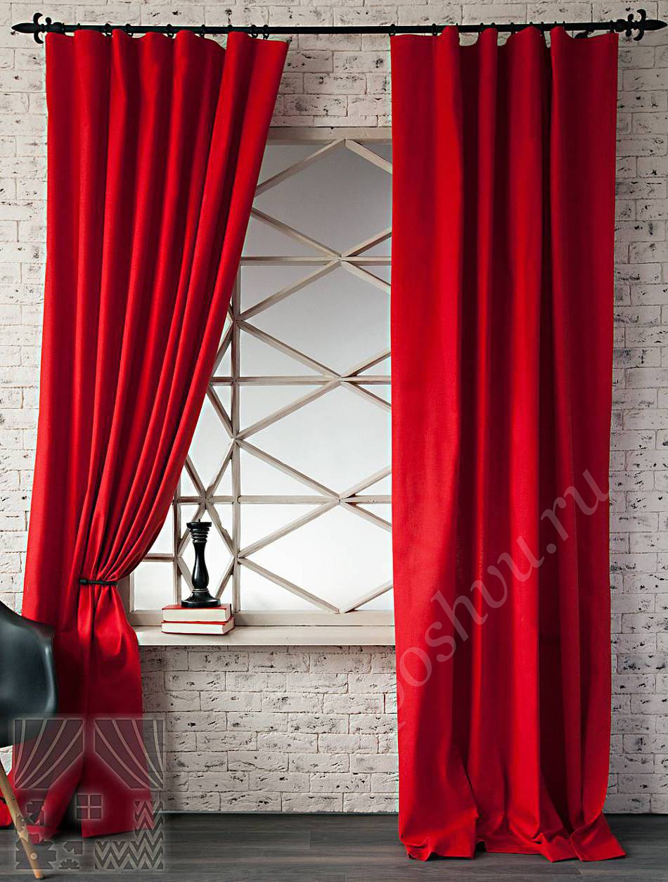Комплект однотонных готовых портьер красного цвета для гостиной или кабинета