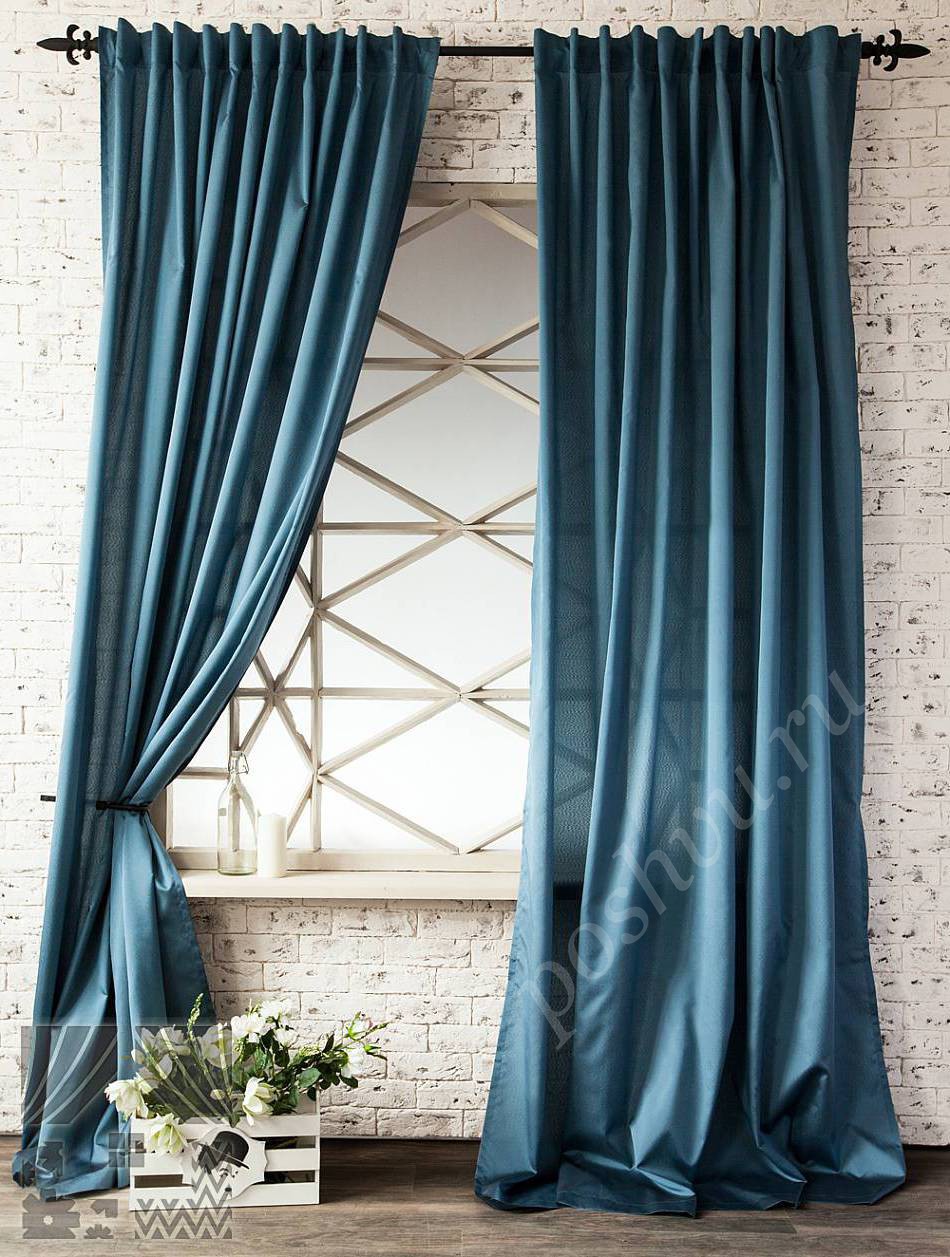 Лаконичный комплект готовых штор глубокого синего цвета для гостиной или спальни