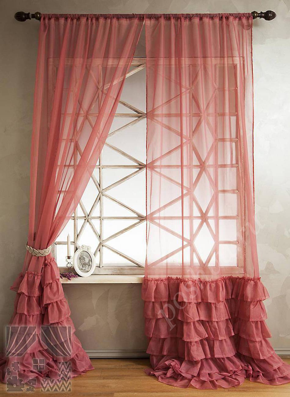Легкий комплект готовых штор брусничного цвета с рюшами для гостиной