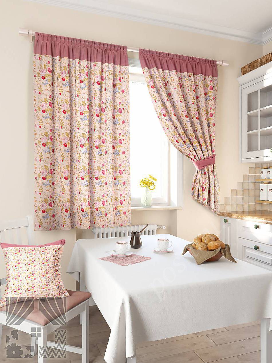 Нежный комплект готовых штор с флористическим рисунком в стиле прованс для кухни