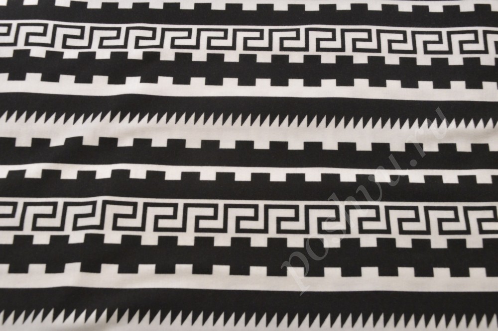 Благородная трикотажная ткань с чёрно-белым орнаментом