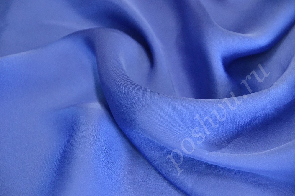 Ткань блузочная насыщенного голубого оттенка