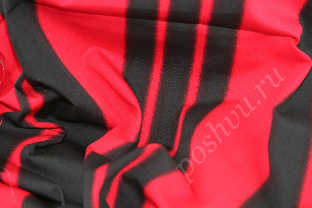 Ткань хлопковая красная в черные полосы Рок