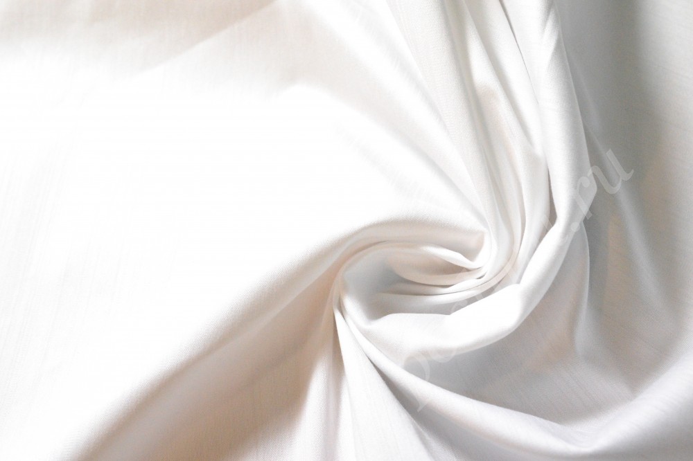 Ткань блузочная белоснежного оттенка