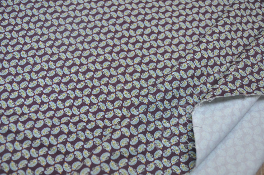 Хлопковая ткань фиолетового цвета с огурцами