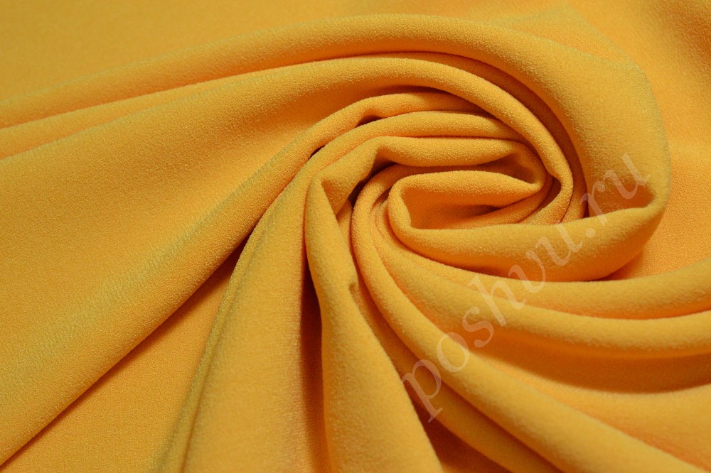 Вискозная ткань темно-желтого цвета