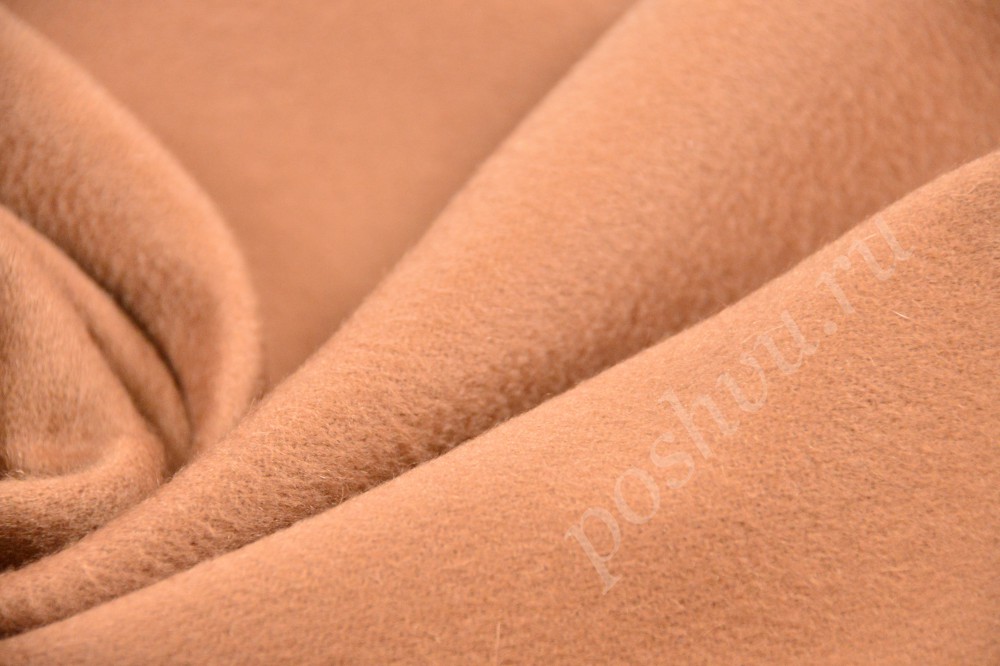 Изысканная ткань кашемир красивого песочного оттенка