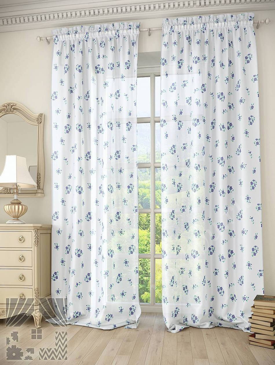 Скромный тюль с милыми синими цветами на белом фоне для гостиной или спальни
