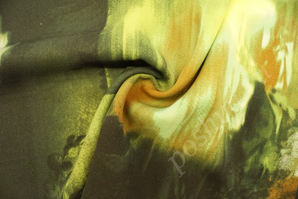 Креповая ткань с размытым рисунком в оливково-жёлтых тонах