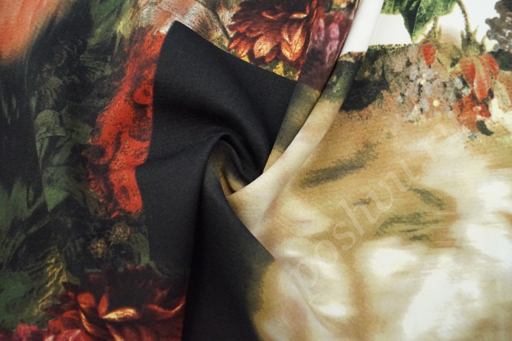 Креповая ткань в чёрно-бежевых тонах с цветочным принтом