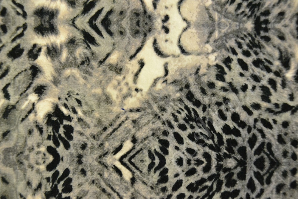 Плательная ткань с анималистическим узором в серо-чёрных тонах